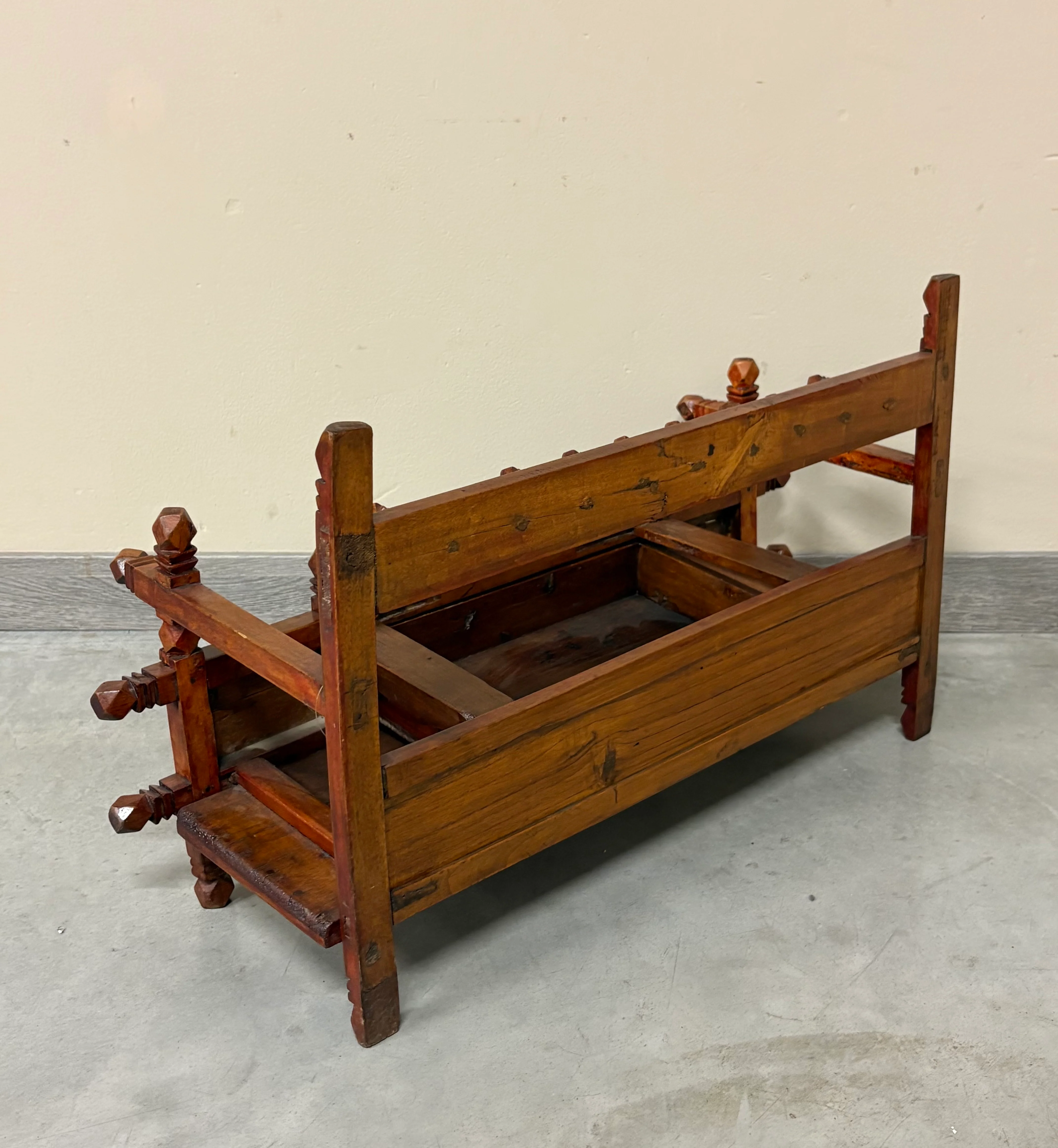 ALZATINA ORNAMENTALE IN LEGNO - Image 3