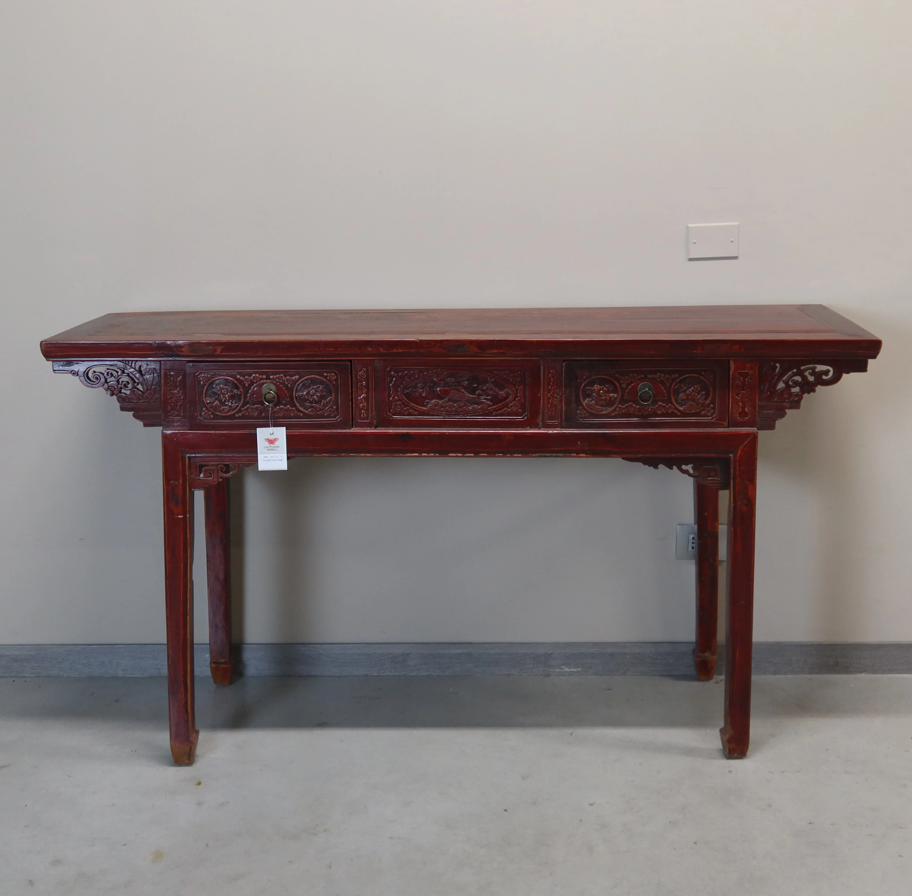 GRANDE CONSOLLE DA CENTRO CON CASSETTI INTAGLIATI E PIANO AGGETTANTE - Image 3