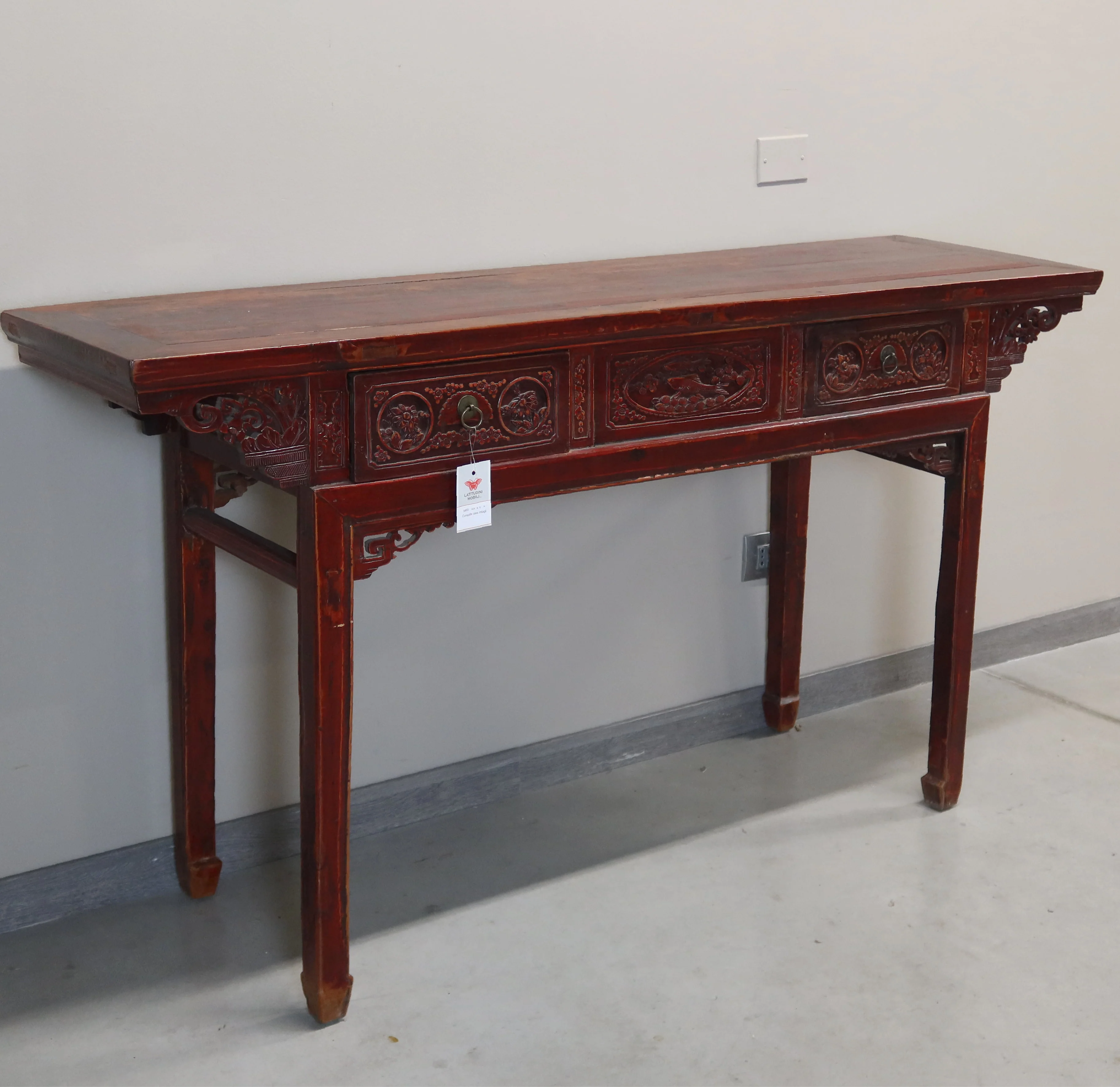 GRANDE CONSOLLE DA CENTRO CON CASSETTI INTAGLIATI E PIANO AGGETTANTE - Image 4