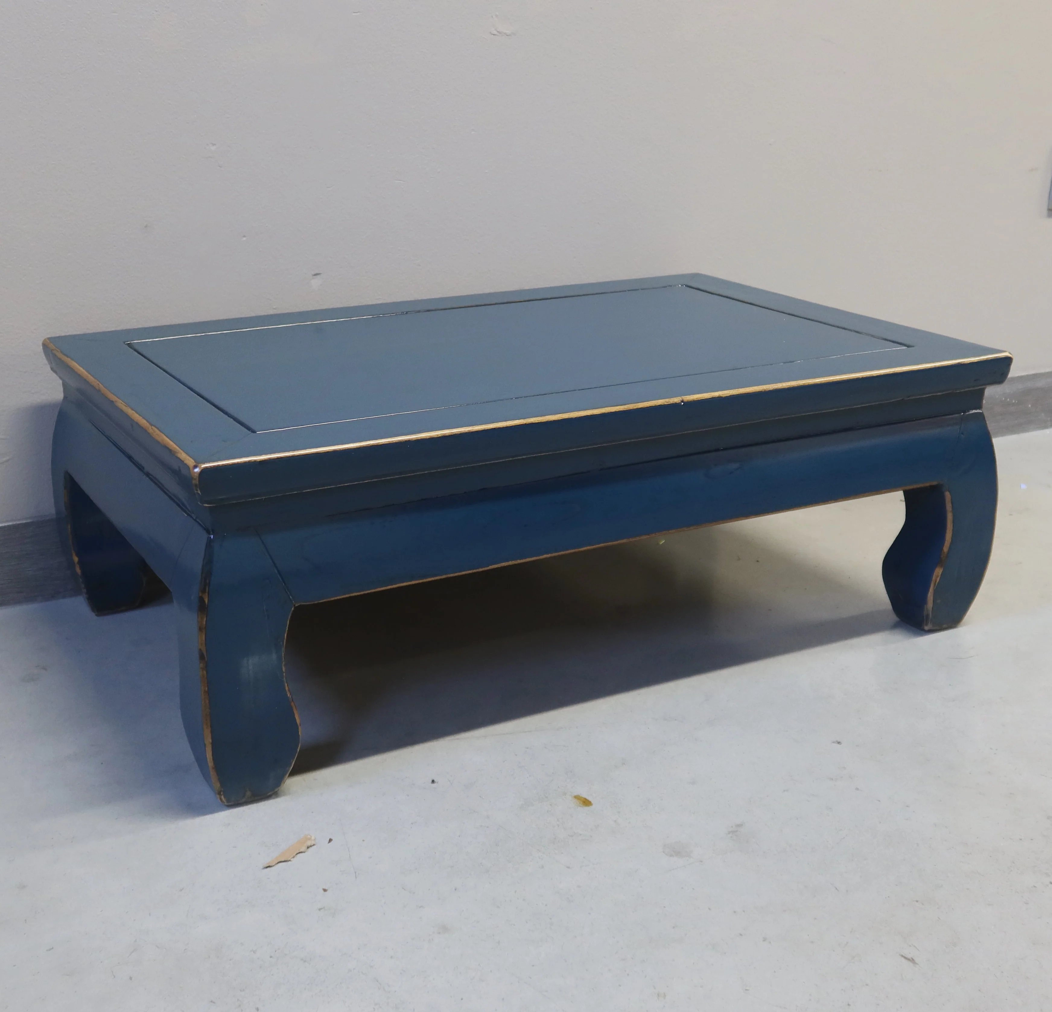 TAVOLINO CINESE LACCA BLU GAMBE ARCUATE - Image 3