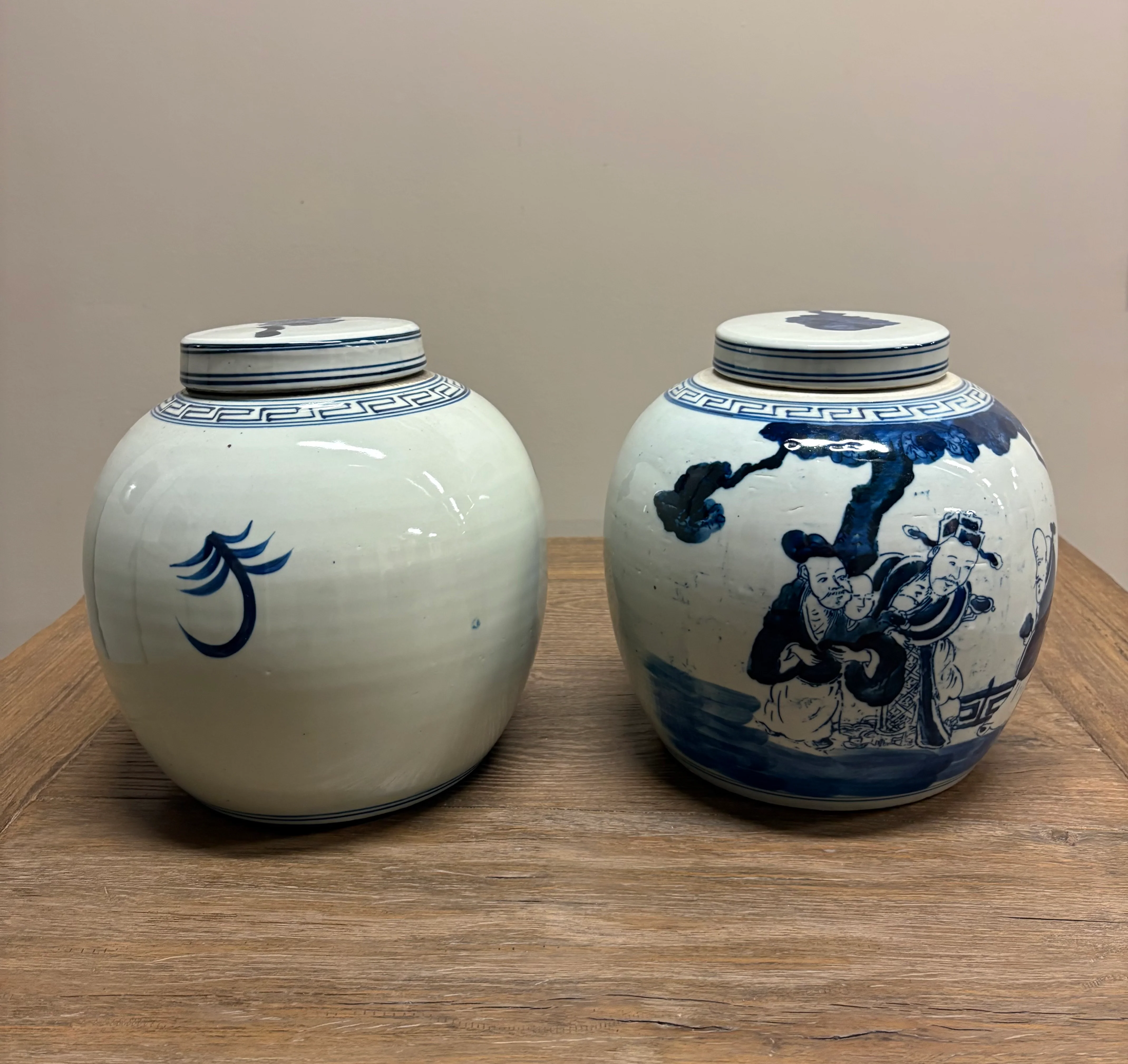 VASO STONDATO DECORATO CON COPERCHIO - Image 4