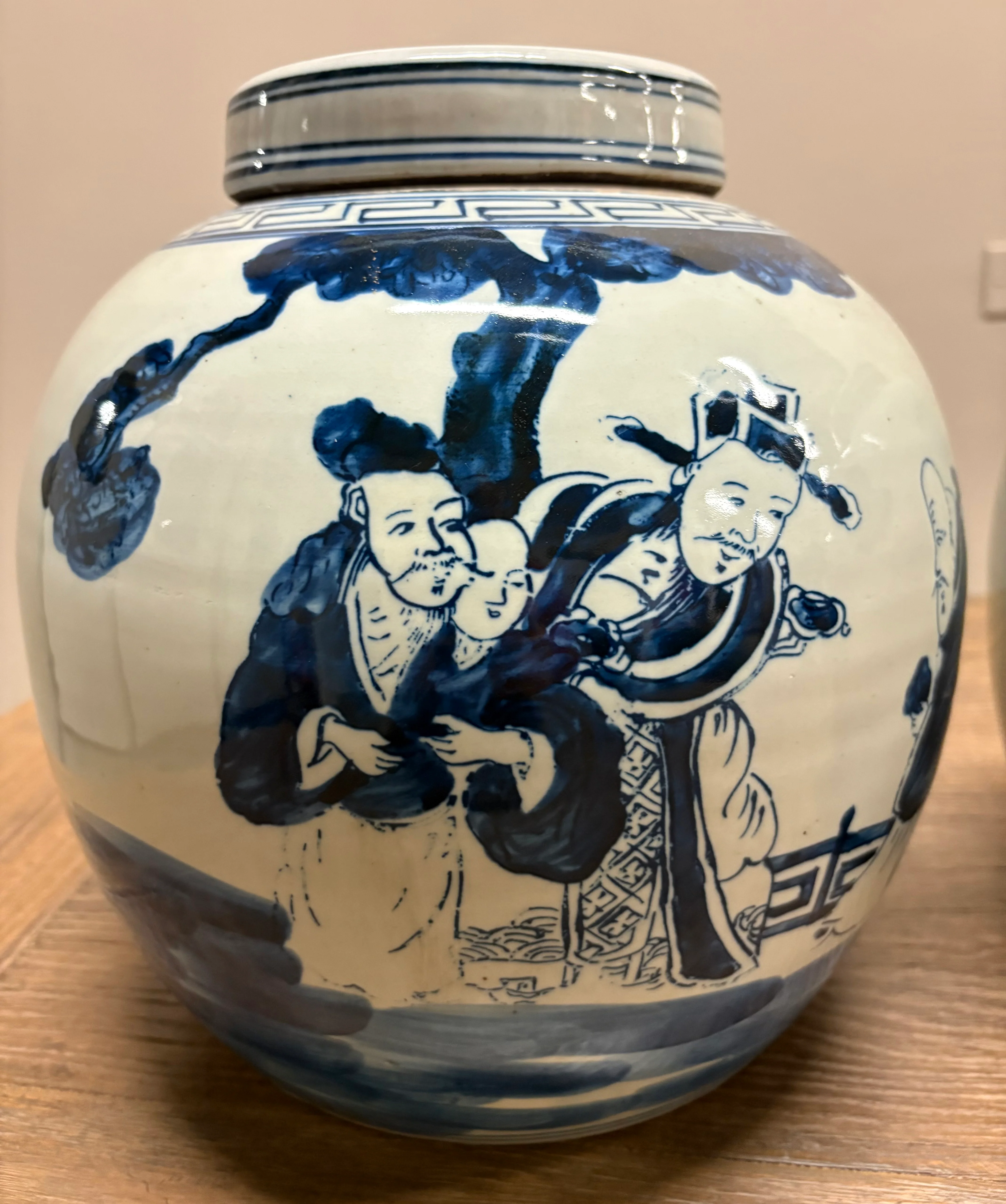 VASO STONDATO DECORATO CON COPERCHIO - Image 6